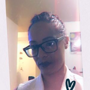 Meet your Posher, Katiria